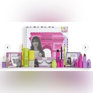 Makeup Revolution X Emily In Paris 12 Jours De Paris